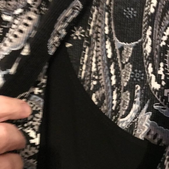 Notations Woman jacket/blouse, 3X, black and gray with attached black tank. - Picture 11 of 12